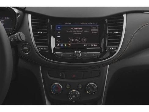 Used 2020 Chevrolet Trax LT w/ LT Convenience Package FWD image 42