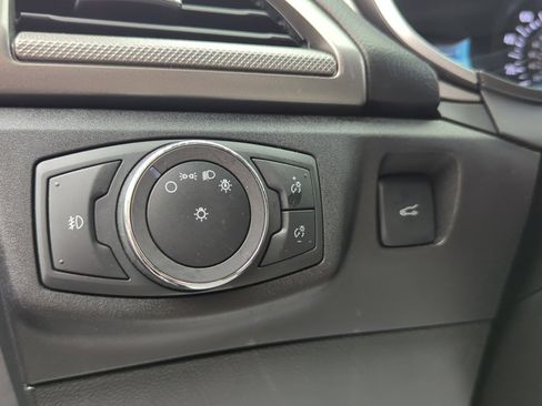 Used 2019 Ford Fusion SE w/ Equipment Group 151A image 14