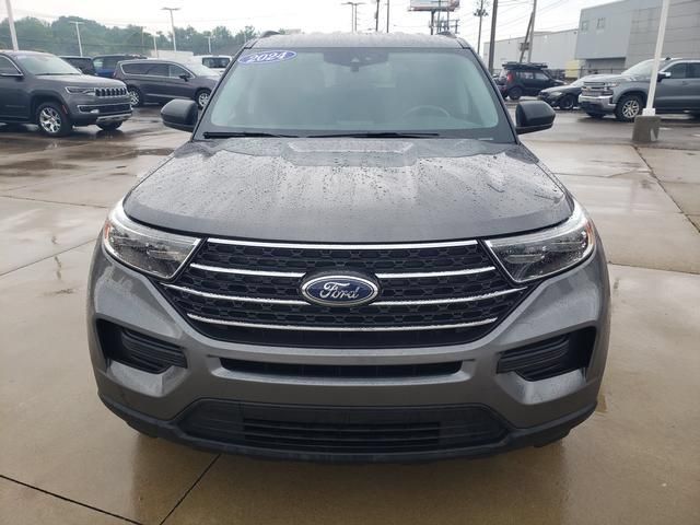 Used 2024 Ford Explorer XLT AWD/4WD image 11