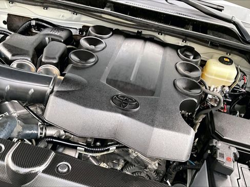 Used 2020 Toyota 4Runner TRD Off-Road Premium image 32