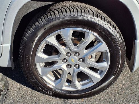 Used 2018 Chevrolet Traverse Premier image 9