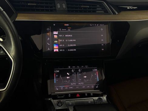 Used 2024 Audi Q8 e-tron Premium Plus w/ Premium Plus Package image 23