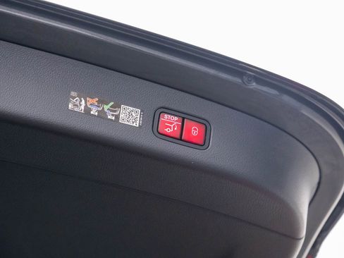 New 2025 Mercedes-Benz GLC 350e 4MATIC image 34