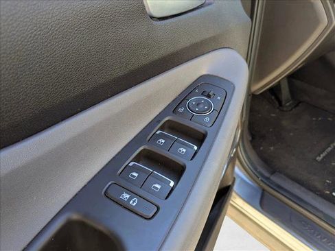 Used 2019 Hyundai Santa Fe SEL image 9