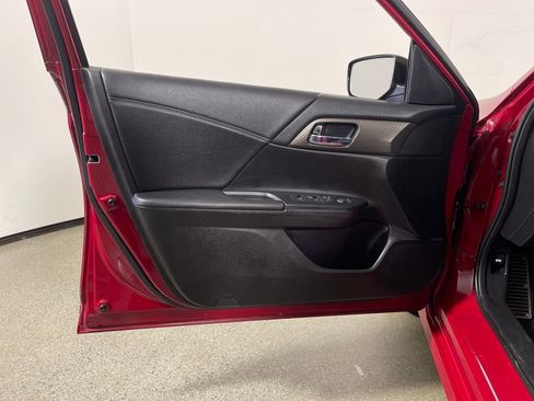 Used 2017 Honda Accord Sport image 17