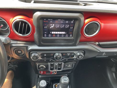 Certified 2018 Jeep Wrangler Unlimited Rubicon AWD/4WD image 18