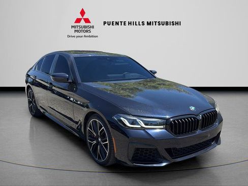 Used 2023 BMW 540i w/ M Sport Package image 3
