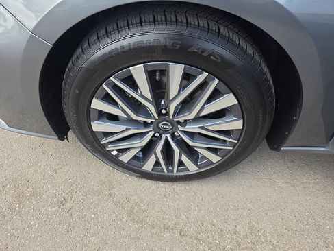 Used 2025 Nissan Altima 2.5 SV FWD image 24