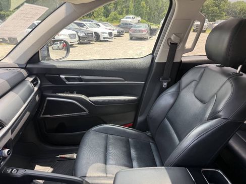 Used 2020 Kia Telluride S w/ S 8 Passenger Seating Package FWD image 24