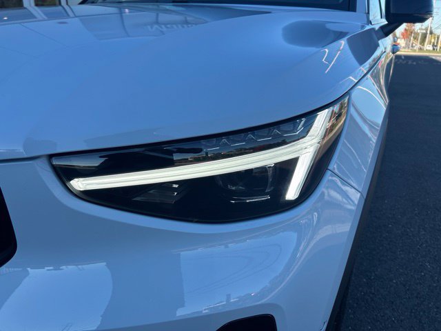 Used 2026 Volvo XC40 B5 Plus AWD/4WD image 8
