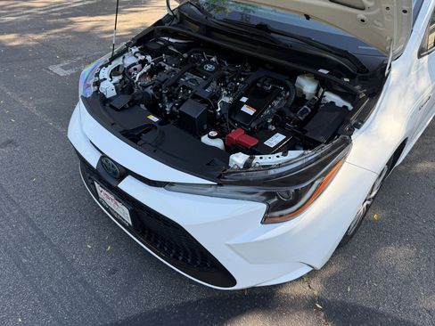 Used 2021 Toyota Corolla LE FWD image 28