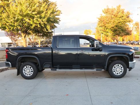 Used 2022 Chevrolet Silverado 2500 LTZ w/ LTZ Convenience Package image 10