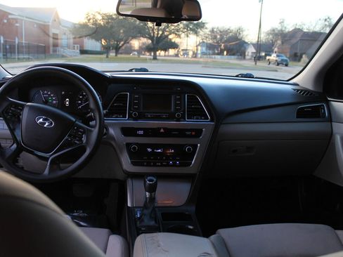 Used 2016 Hyundai Sonata SE image 14