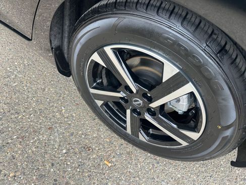 Used 2025 Nissan Sentra SV image 30