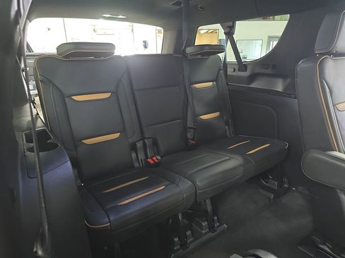 Used 2021 GMC Yukon XL AT4 w/ AT4 Premium Plus Package AWD/4WD image 12