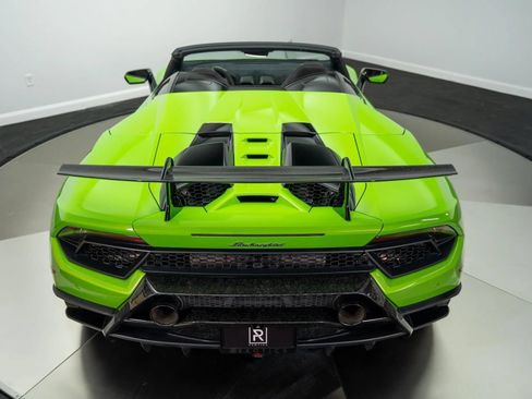 Used 2019 Lamborghini Huracan Performante AWD/4WD image 27
