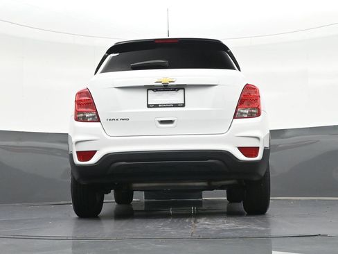 Used 2022 Chevrolet Trax LS w/ Tint and Cruise Package AWD/4WD image 28