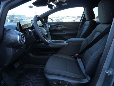 New 2026 Chevrolet Equinox EV LT image 13