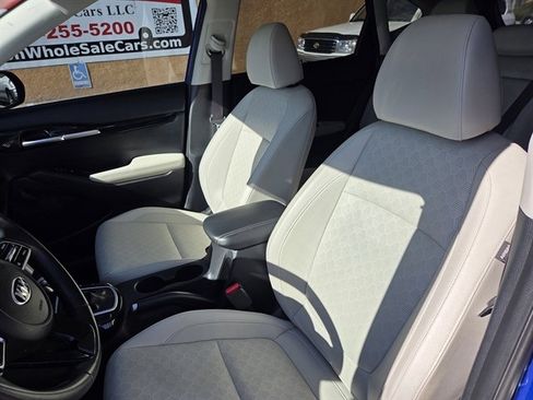 Used 2021 Kia Seltos EX image 8