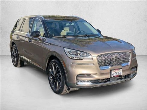 Used 2020 Lincoln Aviator Reserve w/ Equipment Group 202A image 3