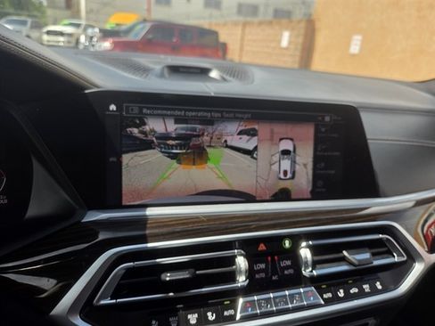 Used 2020 BMW X7 M50i AWD/4WD image 9