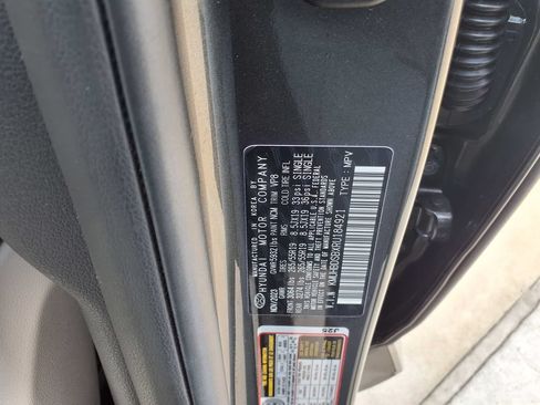 Used 2024 Genesis GV80 2.5T AWD/4WD image 34