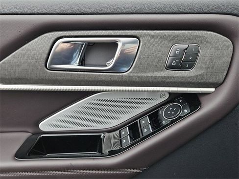 New 2026 Ford Explorer Platinum image 31