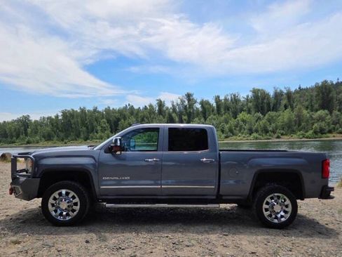 Used 2016 GMC Sierra 2500 Denali w/ Duramax Plus Package AWD/4WD image 6