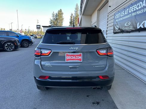 Used 2022 Jeep Compass Limited w/ Elite Group AWD/4WD image 5