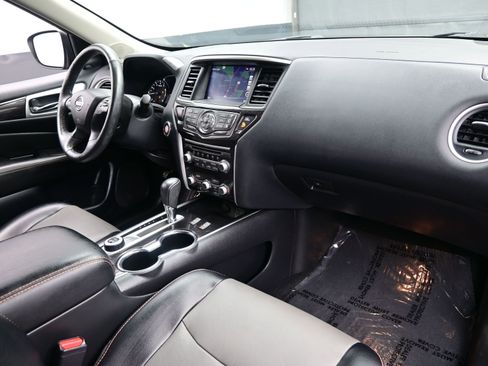 Used 2020 Nissan Pathfinder SL image 15