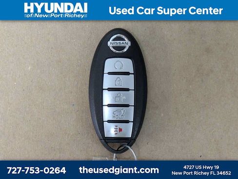 Used 2018 Nissan Rogue SV w/ Premium Package FWD image 38