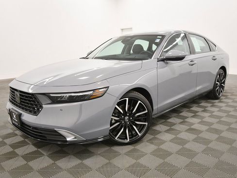 Certified 2025 Honda Accord Touring image 2