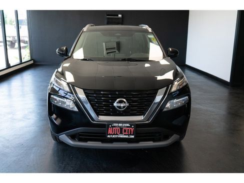 Used 2023 Nissan Rogue SV w/ SV Premium Package FWD image 2
