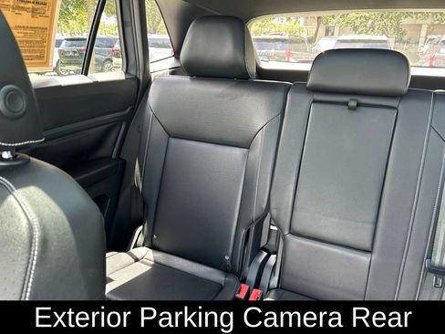 Used 2020 Volkswagen Atlas Cross Sport SE w/ Panoramic Sunroof Package FWD image 12