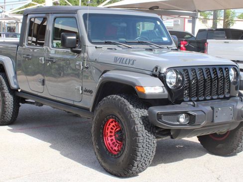 Used 2021 Jeep Gladiator Sport AWD/4WD image 2