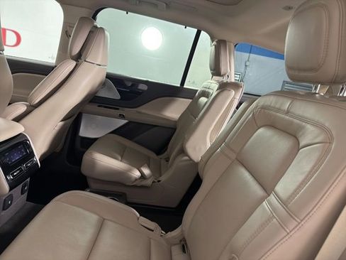 Used 2023 Lincoln Aviator Reserve w/ Equipment Group 201A AWD/4WD image 13