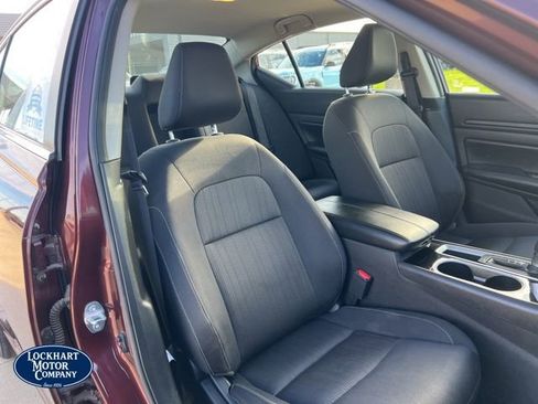 Used 2024 Nissan Altima 2.5 SV FWD image 27