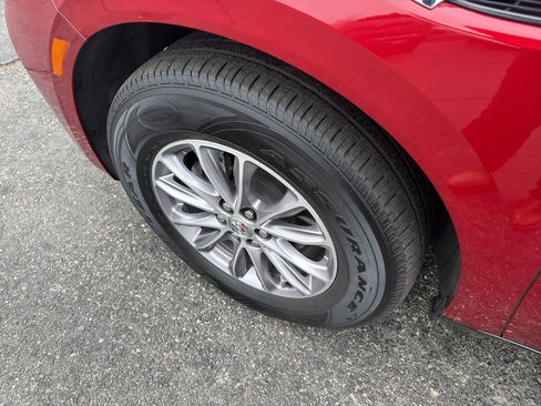 Used 2024 Buick Enclave Premium image 8