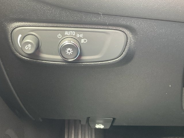 Used 2019 Chevrolet Equinox LT FWD image 22