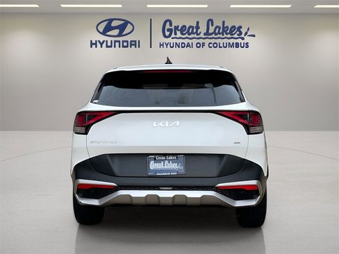 Used 2024 Kia Sportage LX image 4