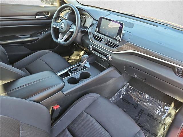 Used 2025 Nissan Altima 2.5 SV FWD image 26