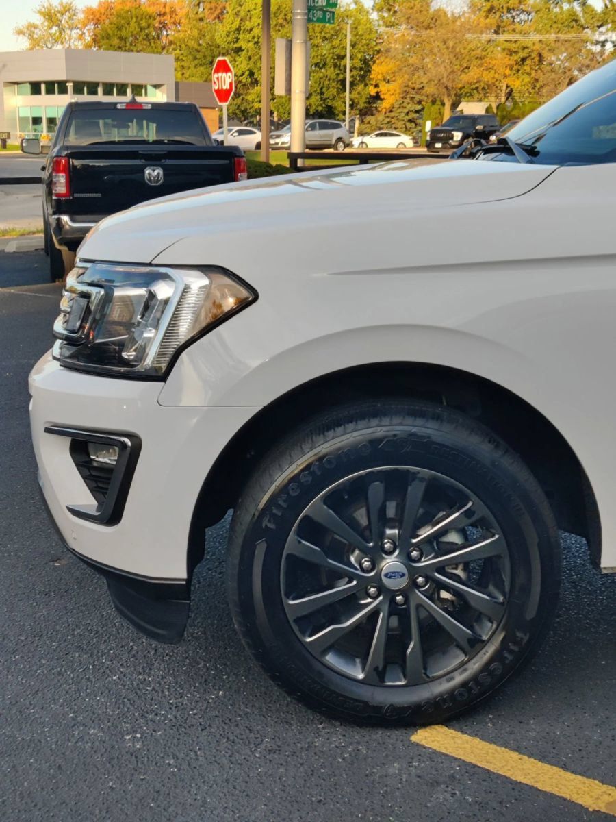 Used 2021 Ford Expedition Limited AWD/4WD image 9