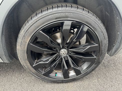 Used 2021 Volkswagen Tiguan SE R-Line image 24