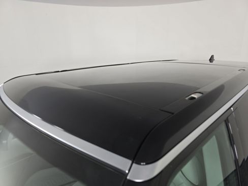 Used 2024 Rivian R1S Adventure AWD/4WD image 13