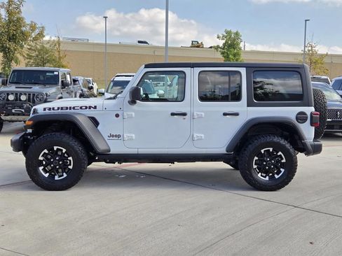 Used 2025 Jeep Wrangler Unlimited Rubicon image 3