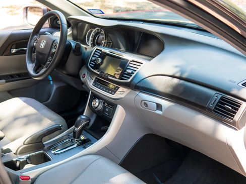 Used 2013 Honda Accord Touring image 29