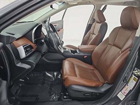Used 2020 Subaru Outback Touring AWD/4WD image 25