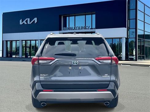 Used 2023 Toyota RAV4 SE image 10