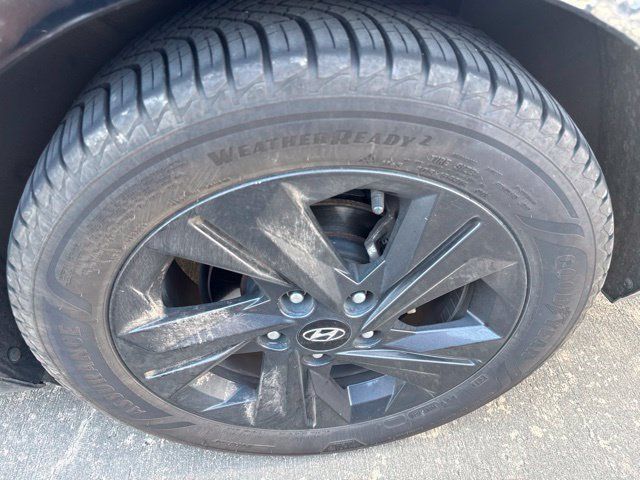 Used 2021 Hyundai Elantra SEL w/ Convenience Package FWD image 4