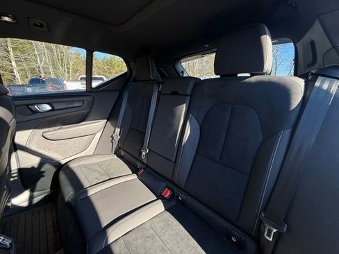 New 2026 Volvo XC40 B5 Ultra w/ Protection Package Premier image 24